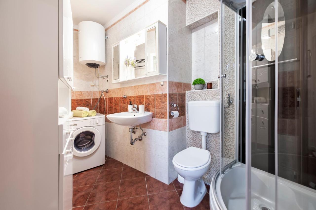 Ap Downtown Apartment Rovinj Exterior photo